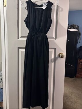 Classic Black Sleeveless Maxi Dress with Ring Waist Detail